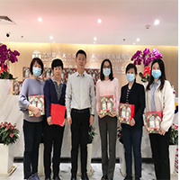 公司領(lǐng)導(dǎo)及工會慰問女員工